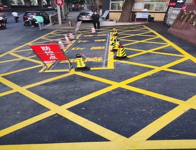 泰州泰州厂区划线，园区停车场划线，车库标识标线